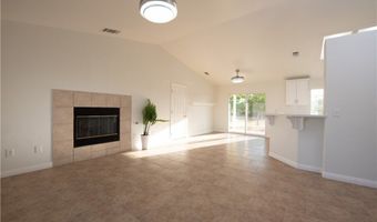 12794 Navajo Rd, Apple Valley, CA 92308