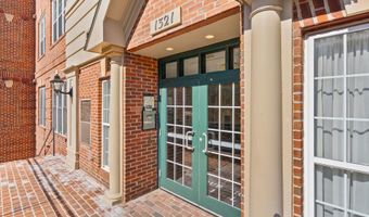 1321 N ADAMS Ct 201, Arlington, VA 22201