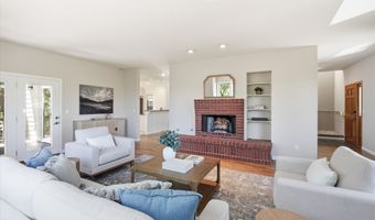 215 Piedmont Dr, Ashland, OR 97520