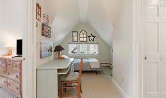 158 Narragansett Ave I, Newport, RI 02840