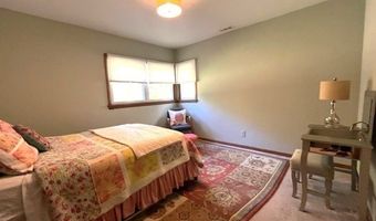 3288 Spring Valley Rd, Akron, OH 44333