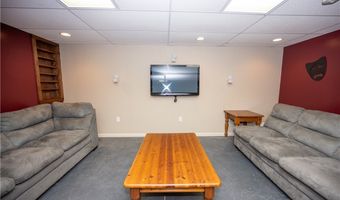 11686 Parkwood Dr, Alden, NY 14004