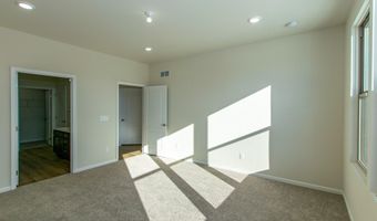 723 W Spaniel Dr, Ann Arbor, MI 48108