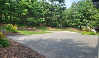 16 Leonard Dr, North Smithfield, RI 02896