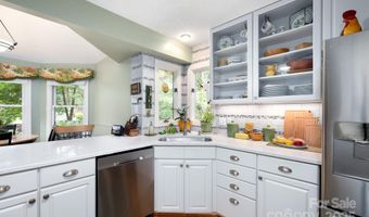 37 New Cross N, Asheville, NC 28805