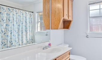 222 Country Club Dr, Benton, LA 71006