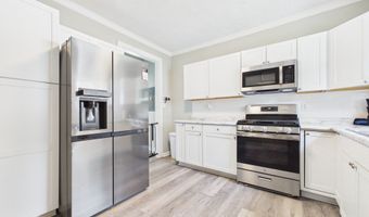 1124 E 10th St, Anderson, IN 46012