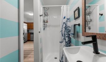 26 W Narragansett Ave 6, Newport, RI 02840