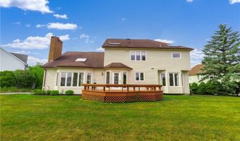 121 Summershade Ct, Amherst, NY 14051