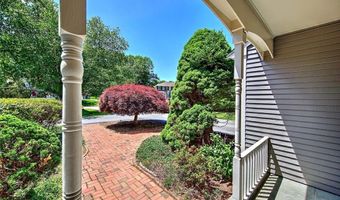 15 Sylvia Ln, Lincoln, RI 02865