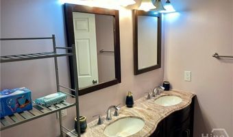 112 W 52nd St, Savannah, GA 31405