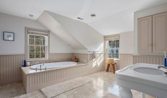 34 Black Duck Ln, Barnstable, MA 02630