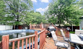 29 Hooker Rd, Bridgeport, CT 06610