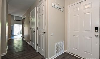 7916 Charter Oak Ln, Charlotte, NC 28226