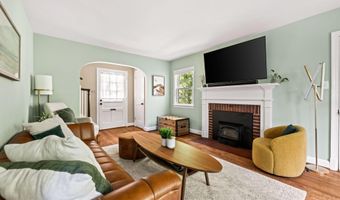 5706 9TH Rd N, Arlington, VA 22205