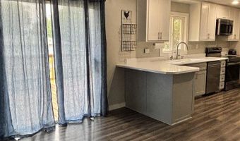 105 E 13TH St, Bayard, NE 69334