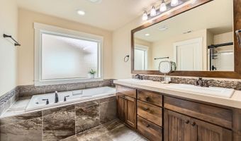 17450 SW ROGER Ln, Beaverton, OR 97078