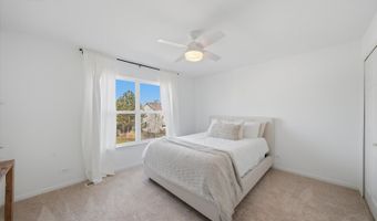 510 Golden Valley Ln, Algonquin, IL 60102