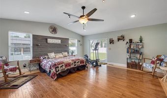 9850 Coventry Ln, Affton, MO 63123