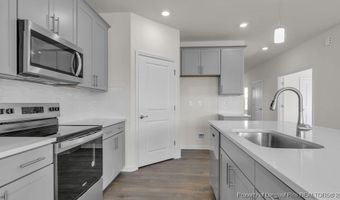 742 Lazy Elm Ln, Aberdeen, NC 28315