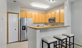 15382 Founders Ln 804, Apple Valley, MN 55124