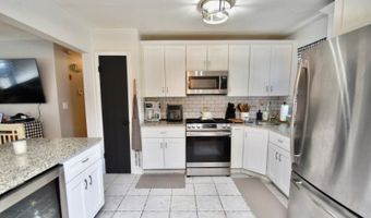 15 Cross St, Andover, NJ 07801