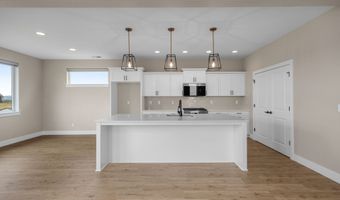 12425 SW SILVERTIP St, Beaverton, OR 97007