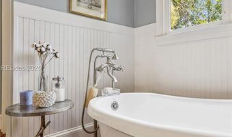 36 Hawthorne Rd, Bluffton, SC 29910