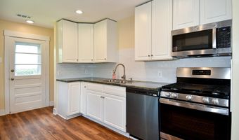 5523 HALWIS St, Alexandria, VA 22303