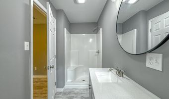 913 Virginia Pl, Bainbridge, GA 39819