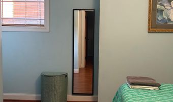 2445 S KENWOOD St, Arlington, VA 22206