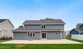 708 13th St SW, Altoona, IA 50009