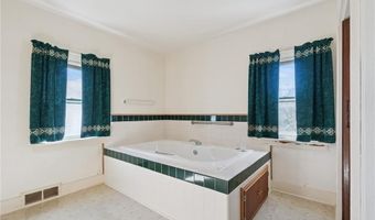 4306 F St, Amana, IA 52203