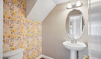 4049 COLUMBIA Pike, Arlington, VA 22204