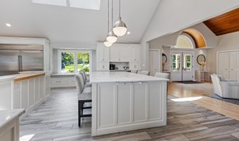 129 Loon Call Dr, Belgrade, ME 04917