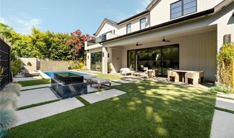 4050 Contera Rd, Encino, CA 91436