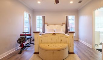 605 Plantation Dr, Adel, GA 31620