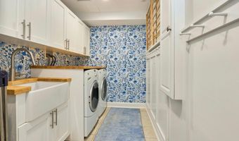 255 N BRYAN St, Arlington, VA 22201