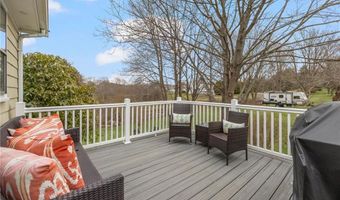 384 Valley Rd, Middletown, RI 02842