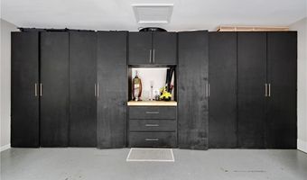 813 Lakeshore Dr, Berkeley Lake, GA 30096