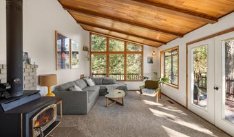 694 Timberlake Dr, Ashland, OR 97520