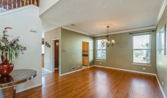 7 Lake Plumleigh Ct, Algonquin, IL 60102