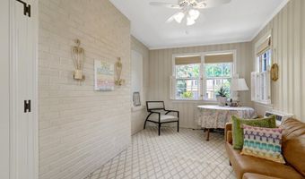 1114 N HARRISON St, Arlington, VA 22205
