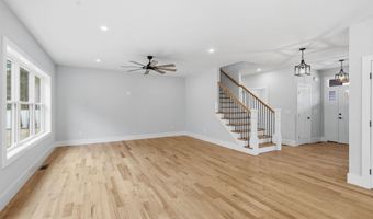 14 Stacey Ln 2, Chester, NH 03036