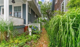 161 Ocean Ave, Cranston, RI 02905