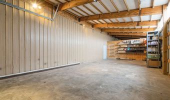 5276 Oakcrest Hill Rd SE, Riverside, IA 52327