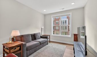 6101 FAIRVIEW FARM Dr 207, Alexandria, VA 22315
