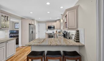 2 Oleander Dr, Clinton, CT 06413