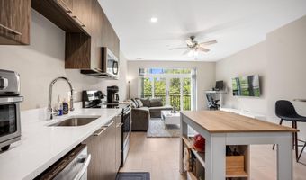 989 S BUCHANAN St 311, Arlington, VA 22204