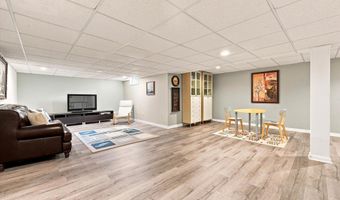 637 CHATSWORTH Dr, Ambler, PA 19002
